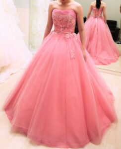 ピンクのカラードレス（前）