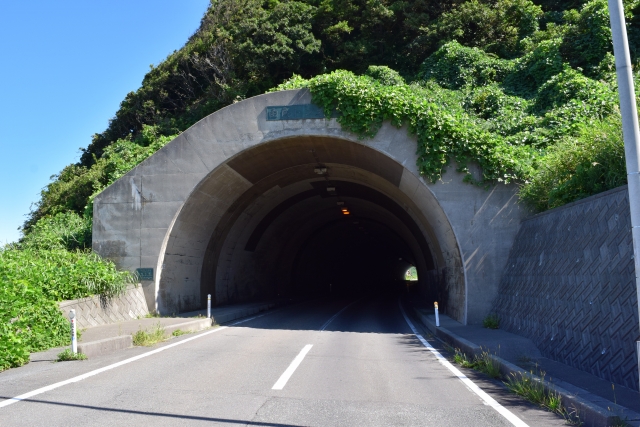 山岳トンネル