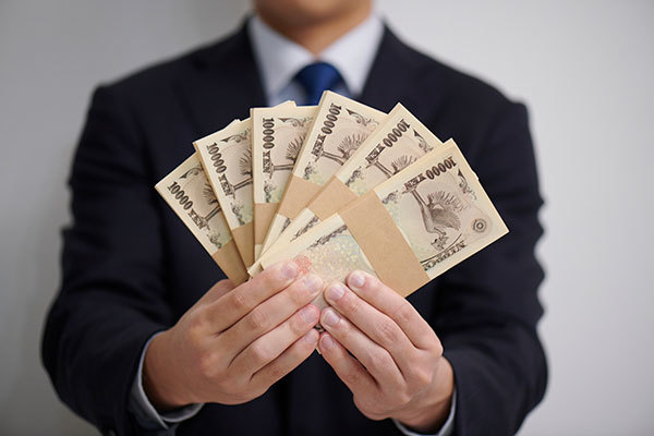 金
