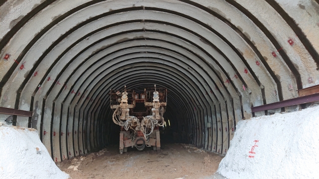 トンネル工事（掘削）